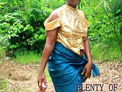 بي بي دبليو أفريقية متحرقة تُدهن وتنيك هاردكور في الهواء الطلق في فعل إيبوني هواة