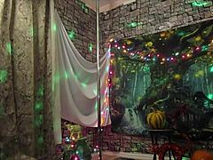 Hotwife Steffi Green dances pussy in chemise