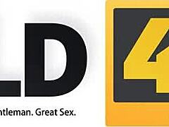 阿妮塔·贝里尼，这个小巧18+欧洲少女18+，与年长情人陷入激情时刻