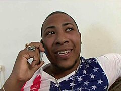 मोरेना अपनी गंद और चूत दो बड़े काले लंडों को देती है।