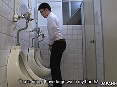 О блин, я и мой лучший друг, мы устроили челлендж на глубокий минет, делясь огромным хуем нашей старой латиноамериканской подруги в игре... это было интенсивно!