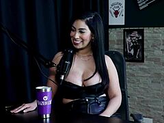 amy yamaguchi prefers two men for sex and blowjobs 😏