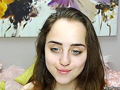 Cute Babe With Small Tits Uses Vibrator