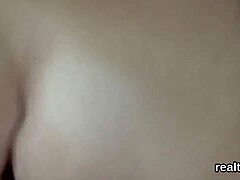 Чешская милашка соблазнена в магазине для POV проникновения