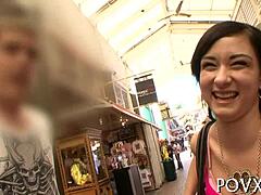 Mandy Sky pompa ruvida in doggy stile POV