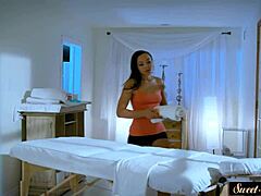 Milf Penuh Gairah dengan Tetek Besar Dapat Pijat Erotis dan Entot Misionaris di Film Lengkap