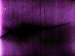 Vintage erotický kresba ukazuje klasický anime hentai štýl