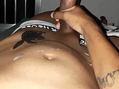 Novinho Gozando Gostoso Pra Tatuagem Nova Da Playboy