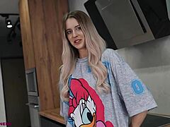 أخت بالتبني، تخطي القهوة، الجنس الصباحي سيوقظك!