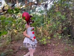 a palhaça levou na bunda ao ar livre 😜