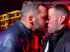 thiago se vide les couilles dans le cul de bony son assistant free 4 mn