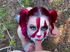 a palhaça levou na bunda ao ar livre 😜