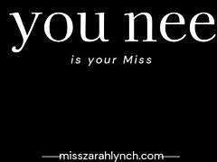 Mükemmel memelerimi arzula, ama asla dokunma, Zarah Lynch alay ediyor.