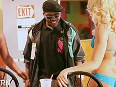 Blonde and brunette in homemade threesome