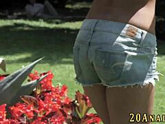 Watch this babe get her ass fucked and cumshot outdoors?