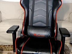 Cam Girl Uses Vibrator and Toys, Producing Tons of Grool