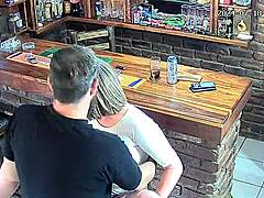 Chytil som svoju ženu pri podvádzaní na skrytej kamere