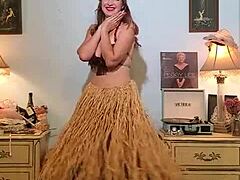 dainty rascal dances with body positivity and confidence