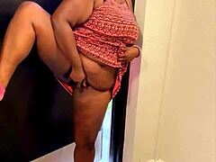 Nookiescookies squirts outdoors in public