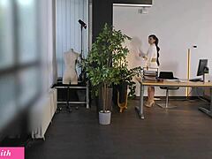 I invited the handyman to watch me masturbate with toys