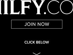 Milfy mężatka MILF Aderes Quin kradnie BBC ręczną, tryska, dmucha, głębokie gardło, jeździ w szpilkach.