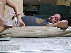 Dany Rio e-girl novinha ninfetinha adora um velho brocha barrigudo