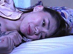 我的继父又虐待了，总是一再回来要更多