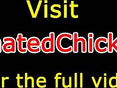 Zviazaná submisívna cíti intenzívne emócie pri treste šľahaním v garáži dominácii