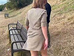 Почему мисс Алессандра так возбуждается от большого черного члена в машине?