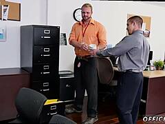 bodybuilder bareback gay sex on first work day