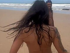 Basztam a forrót a strandon mindenki előtt!