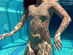 Jessica Adored The Producer With Her Sexy Look.