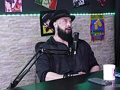 Gabe Spec και Gabi Tamiris σε συλλογή sheer κόκκινο swinger