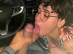 Uber Novinha Voltou Da Festa E Teve Que Pagar A Corrida Com Boquete