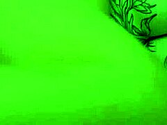 Éjjel megleptem mostohaanyut kemény baszással és arcra élvezéssel a közös ágyban