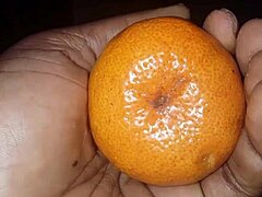 la clémentine loves pushing her finger deep into her pussy 😍