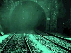 ヴィンテージイラストが日本のアニメスタイルの興味深いレトロコミックアートを展示