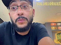 Aláír szerződéseket, de sóvárog a hatalmas farkam és spermám után