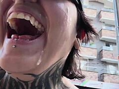 Did this puta lose the bet and get fucked on the street?