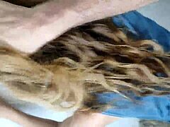 Troia latina si fa scopare e sborrata dopo la pipì