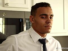 دعونا ندفع الإيجار بمؤخرتي التوينك الحلوة ركوب عاري خشن متعدد الأعراق