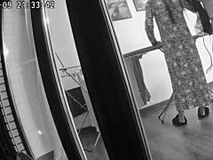 i'm the real cheatin wife, fuckin with a frend while husband at work