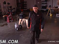 Bounded hotty gets hardcore gratification on her clits during contest