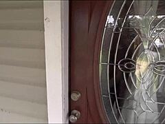 Alora Jaymes, prijateljeva vroča mama, potrebuje denar za divji seks