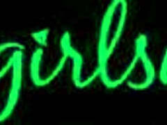 Эй, глянь, как ведьмовская мачеха Рейган Фокс учит любопытных 18+ Мэйю Вулф и Алексис Тэй новым трюкам