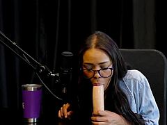 morena safada mostra o seu boquete mostra os peitos e a bucetinha gostosa depois de falar que não se sentiria a vontade com cuspe - alice vasconcelos watch on sheer red especial páscoa