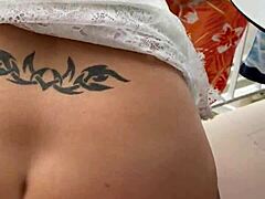 Lisa och jag onanerar tillsammans på balkongen