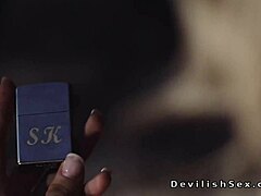 Asia Berpayudara Besar Menunggangi Kontol Besar Bikers Di Gudang Dengan Banging Sensual Dan Oral