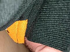 Tipo asiatico amatore gode succhiando e leccando la figa stretta e succosa della sorellastra ricca.