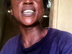 Nikoli dolgočasen dan dela s pastorkom, celo skrivaj divji ugriz v joško.